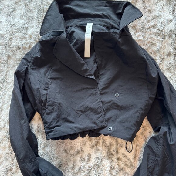 LULULEMON CROPPED JACKET - ONLY WORN ONCE - SIZE XXS - Picture 2 of 4